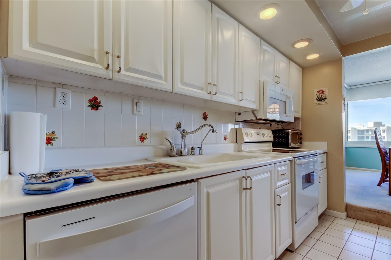 DIAMOND ISLE CONDO - Residential