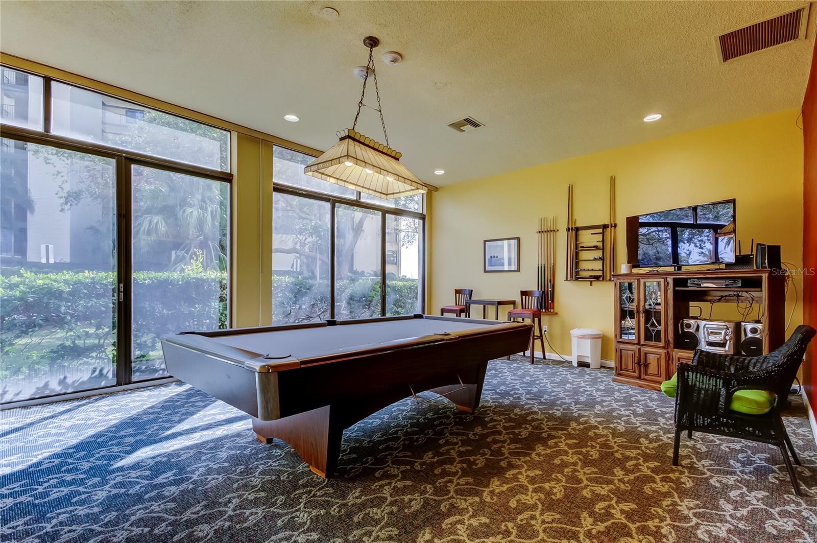 DIAMOND ISLE CONDO - Residential