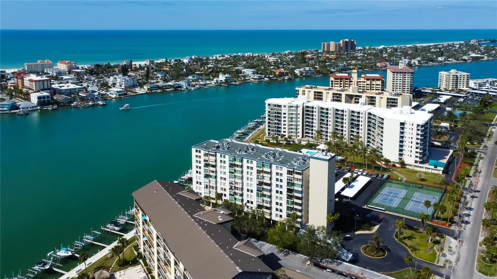 DIAMOND ISLE CONDO - Residential