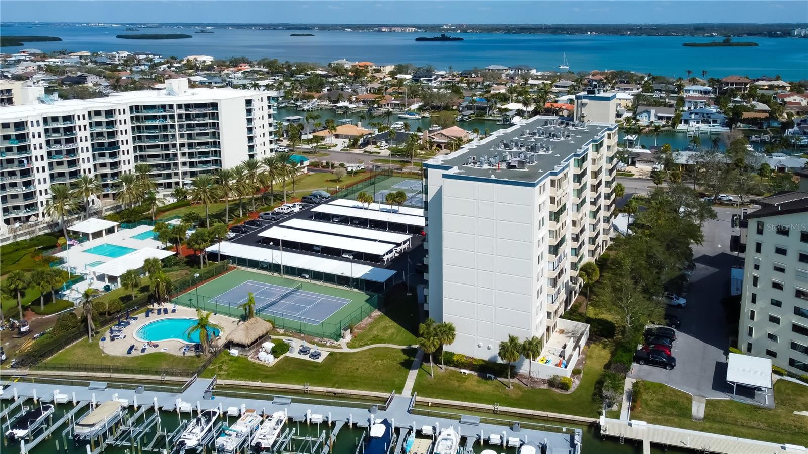 DIAMOND ISLE CONDO - Residential