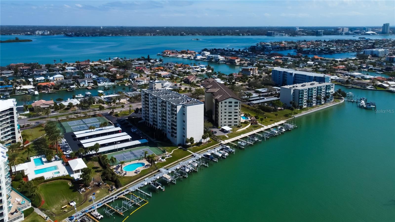 DIAMOND ISLE CONDO - Residential