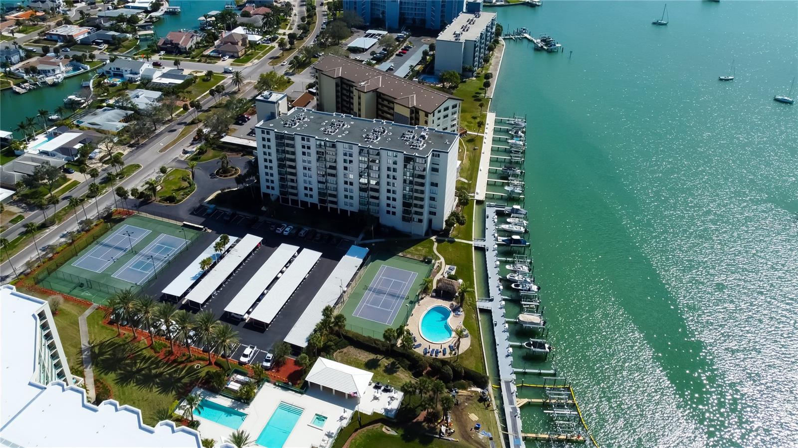 DIAMOND ISLE CONDO - Residential