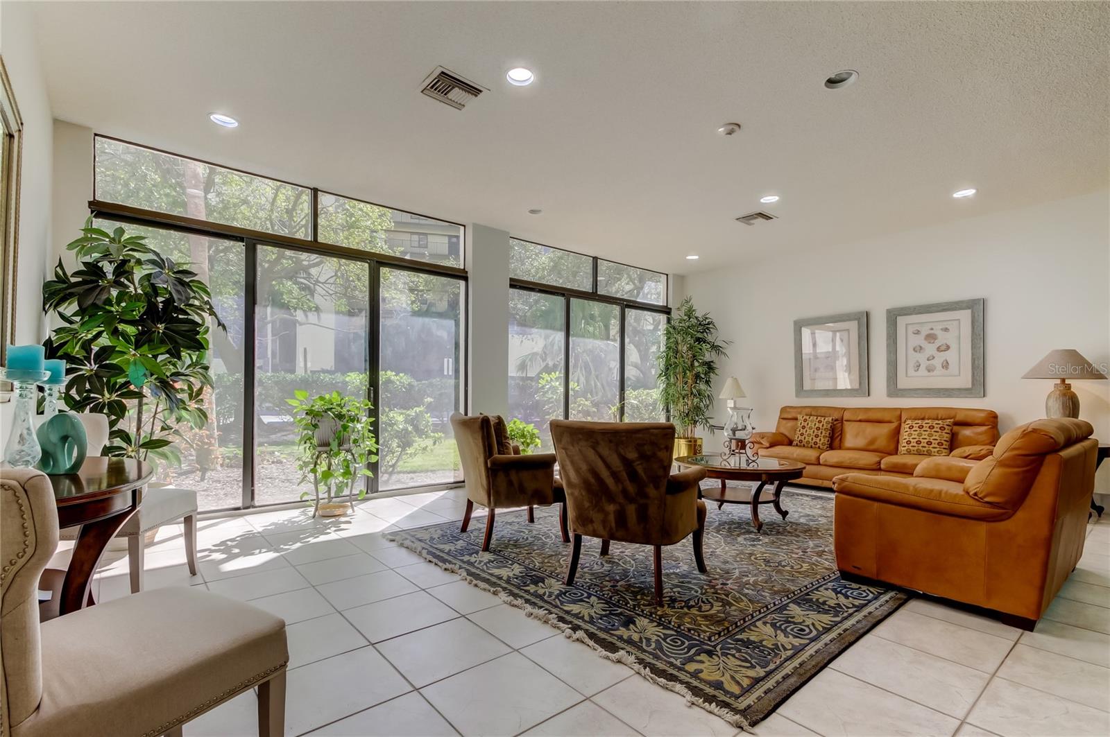 DIAMOND ISLE CONDO - Residential