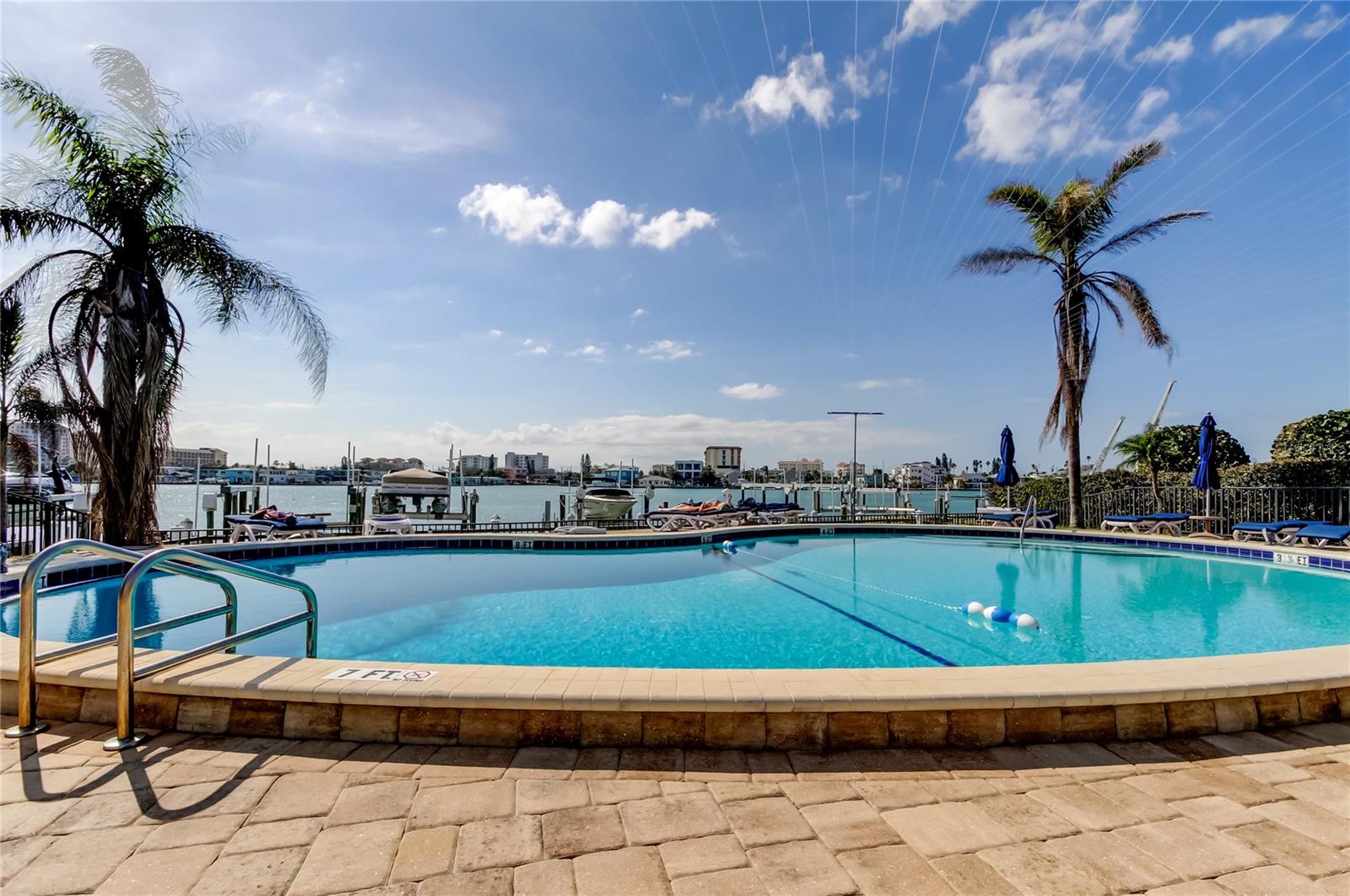 DIAMOND ISLE CONDO - Residential