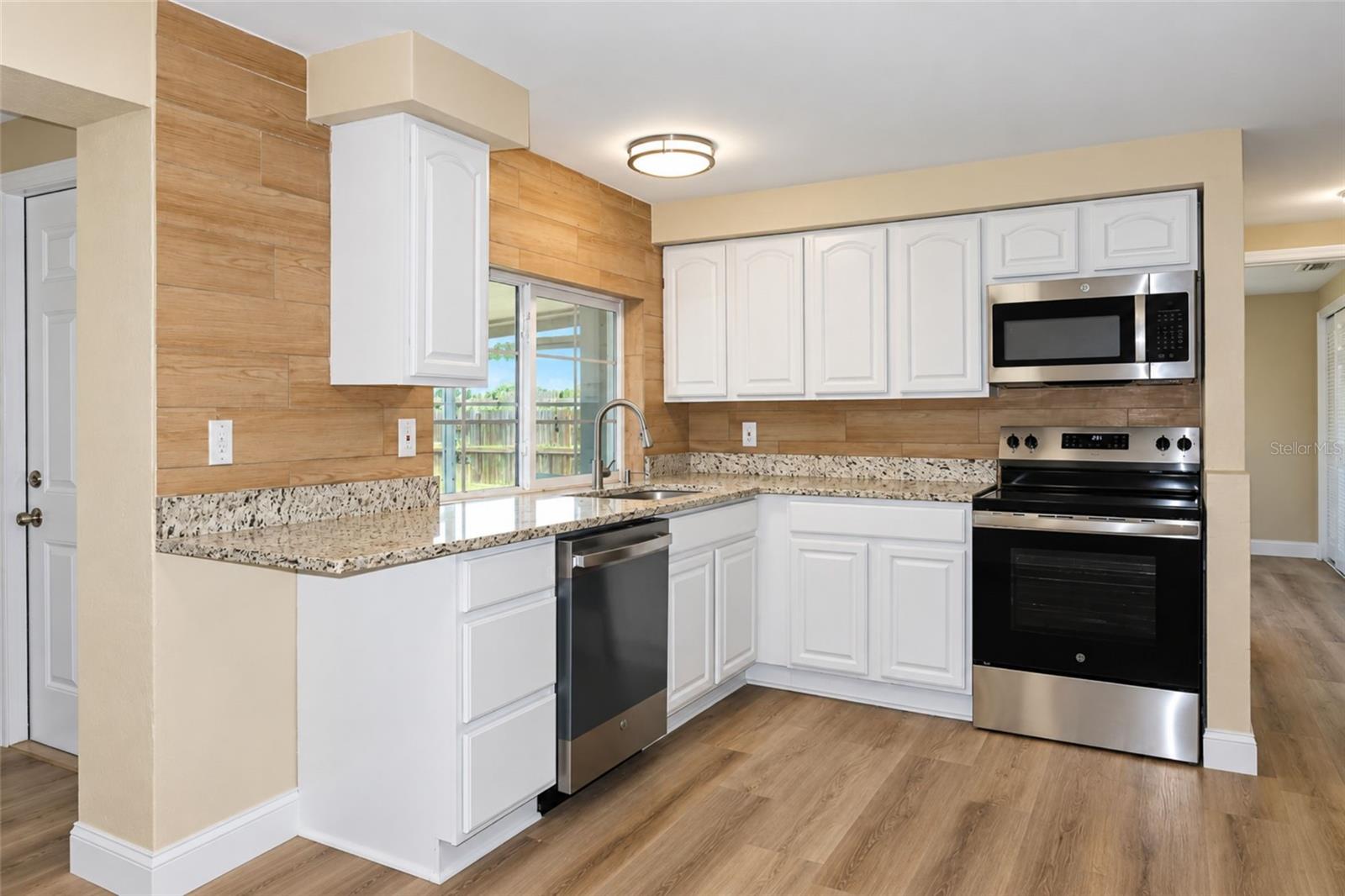 3521 KIMBERLY OAKS DRIVE