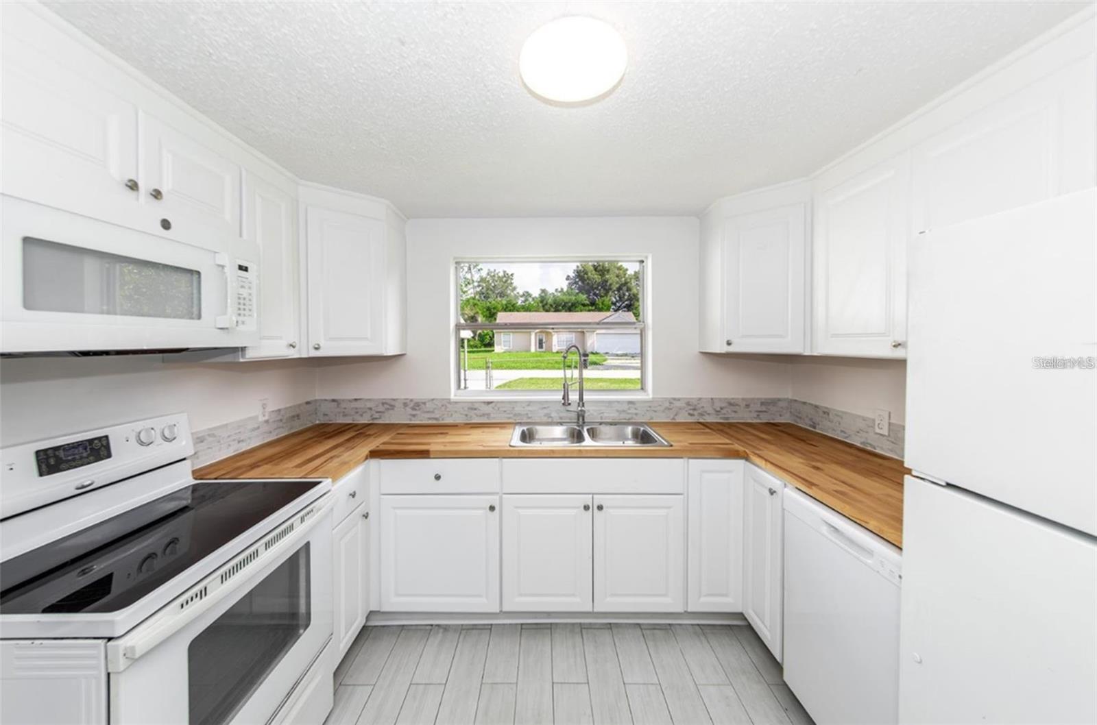 PLANTATION ESTATES UNIT 01 - Residential