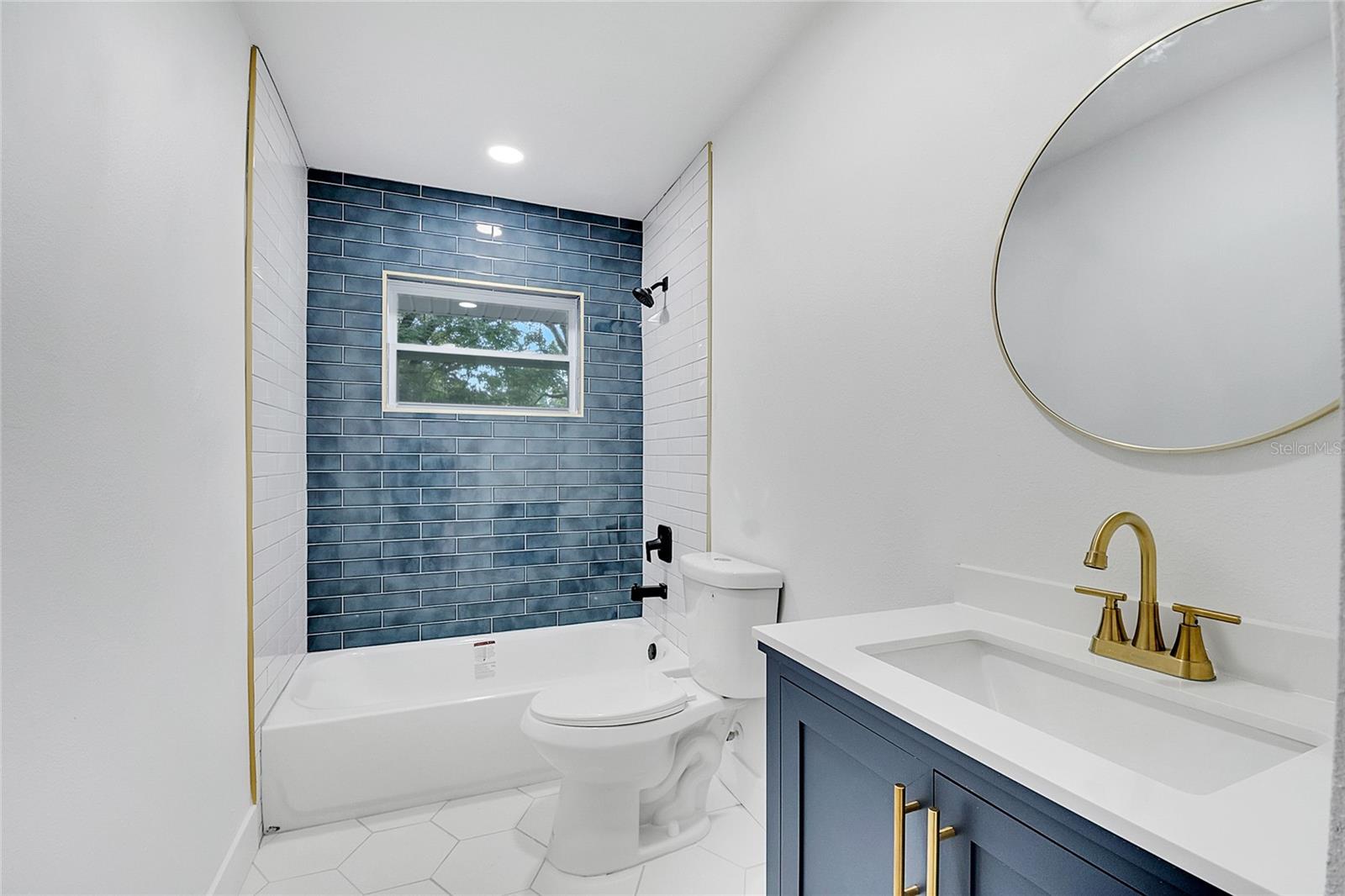 SPRING OAKS UNIT 3 PB 17 PG 76 - Residential