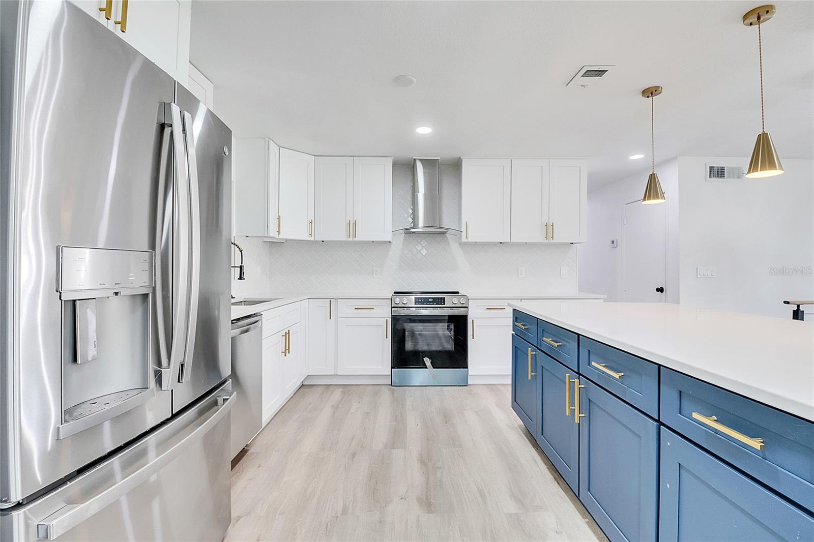 SPRING OAKS UNIT 3 PB 17 PG 76 - Residential
