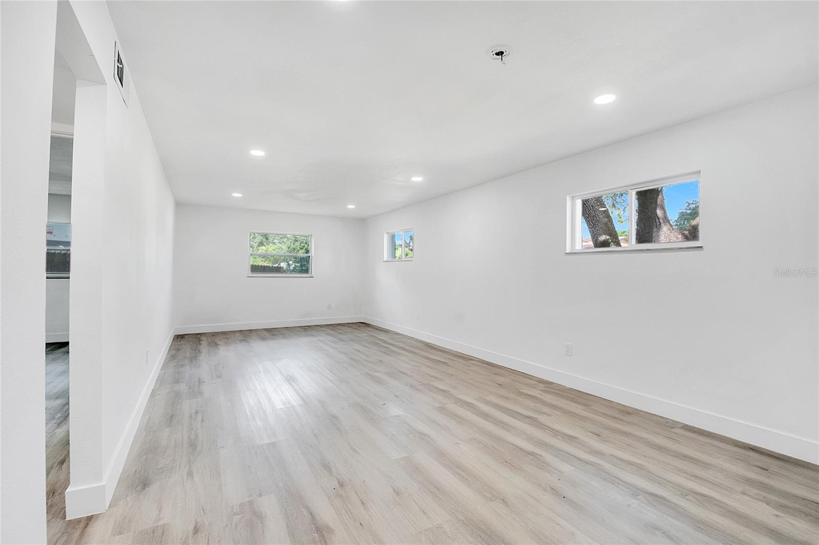 SPRING OAKS UNIT 3 PB 17 PG 76 - Residential