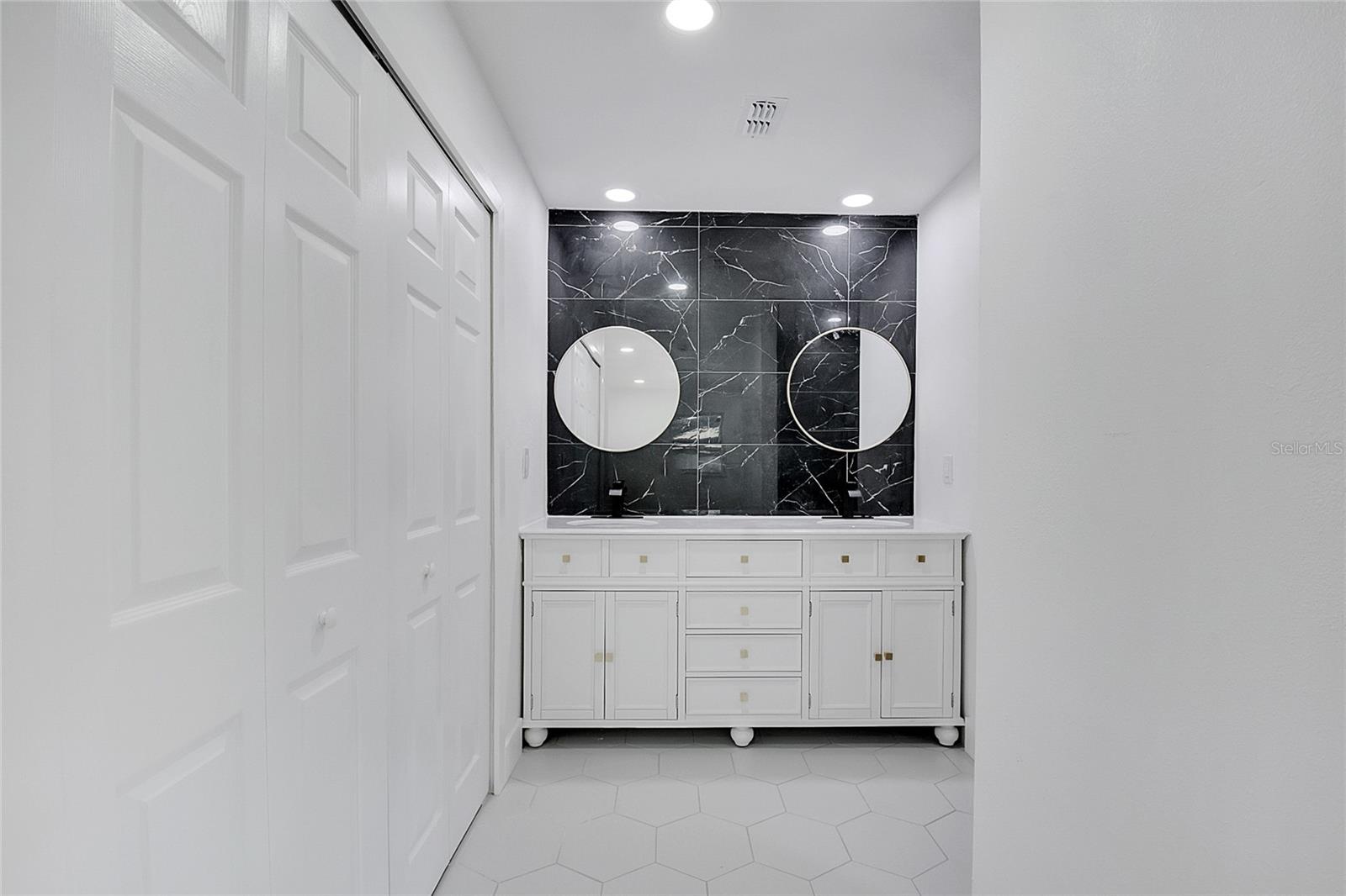SPRING OAKS UNIT 3 PB 17 PG 76 - Residential