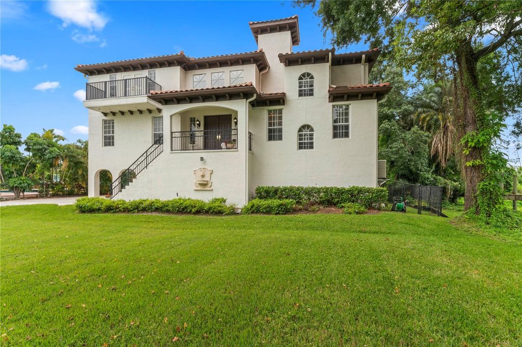 Photo of 2914 N Shoreview Place, Tampa, FL 33602 (MLS # TB8431813)