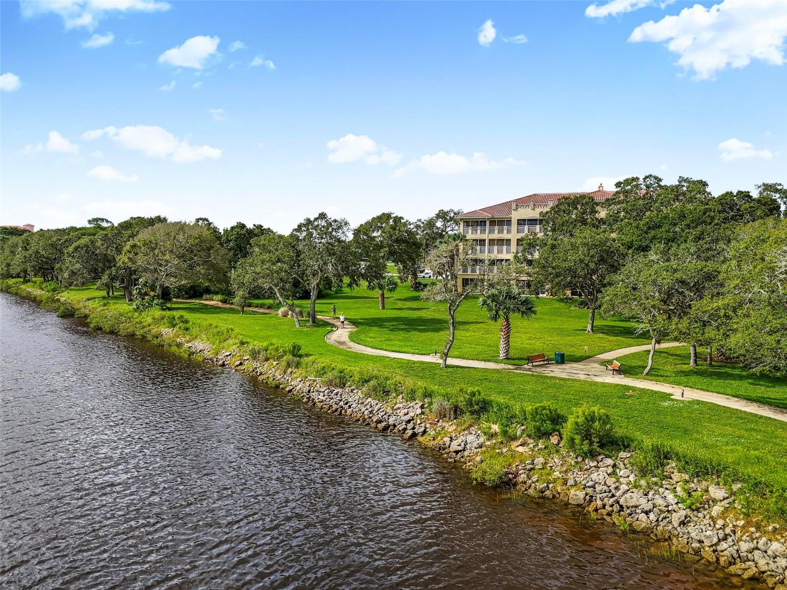 115 RIVERVIEW BEND S 2121