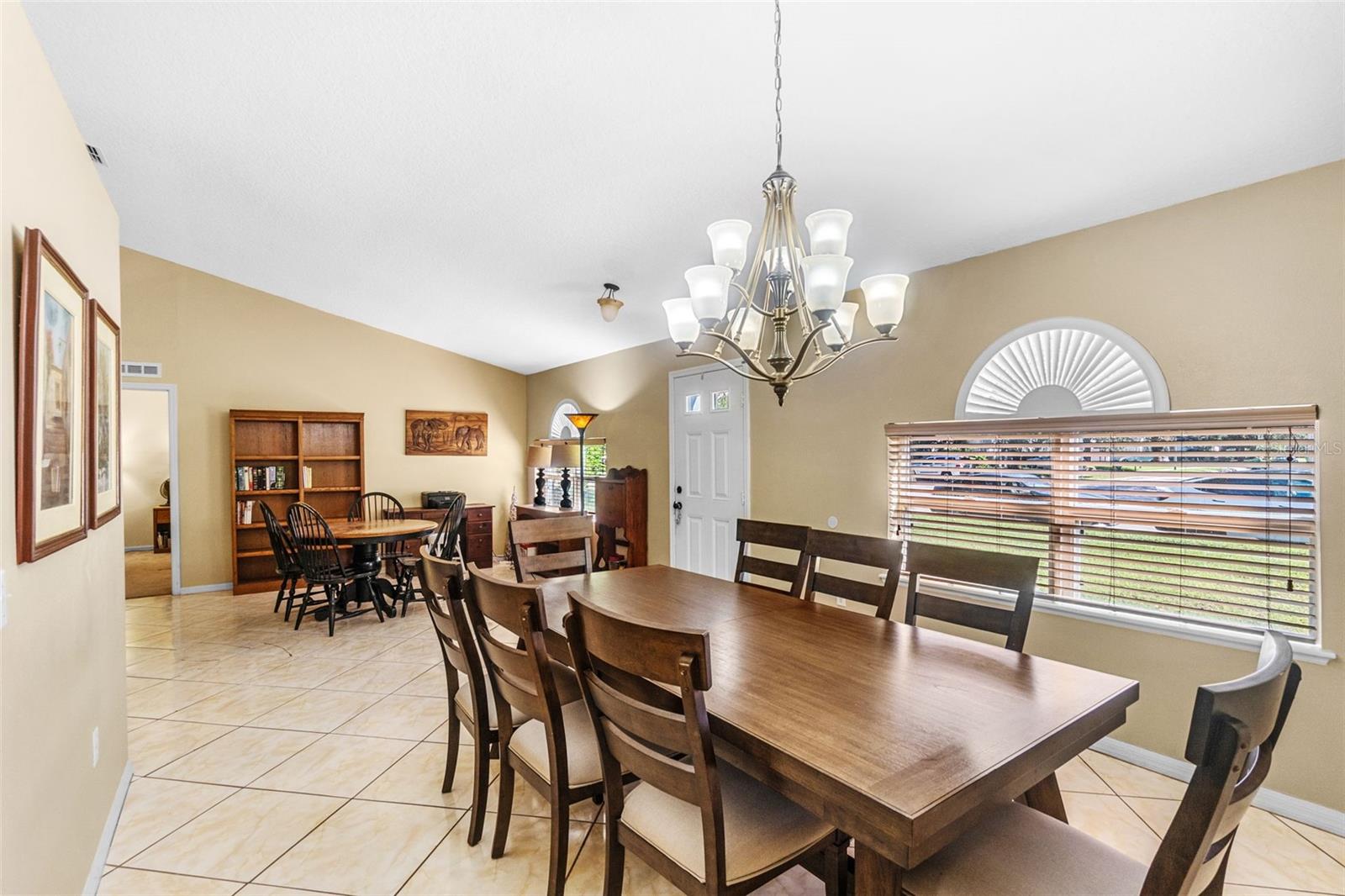 526 WESTCLIFFE DRIVE