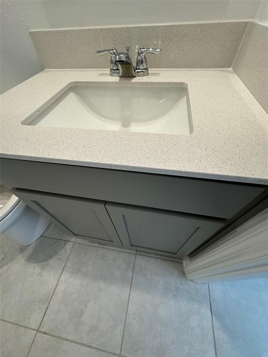 RANCHES/LK MCLEOD II - Residential Lease