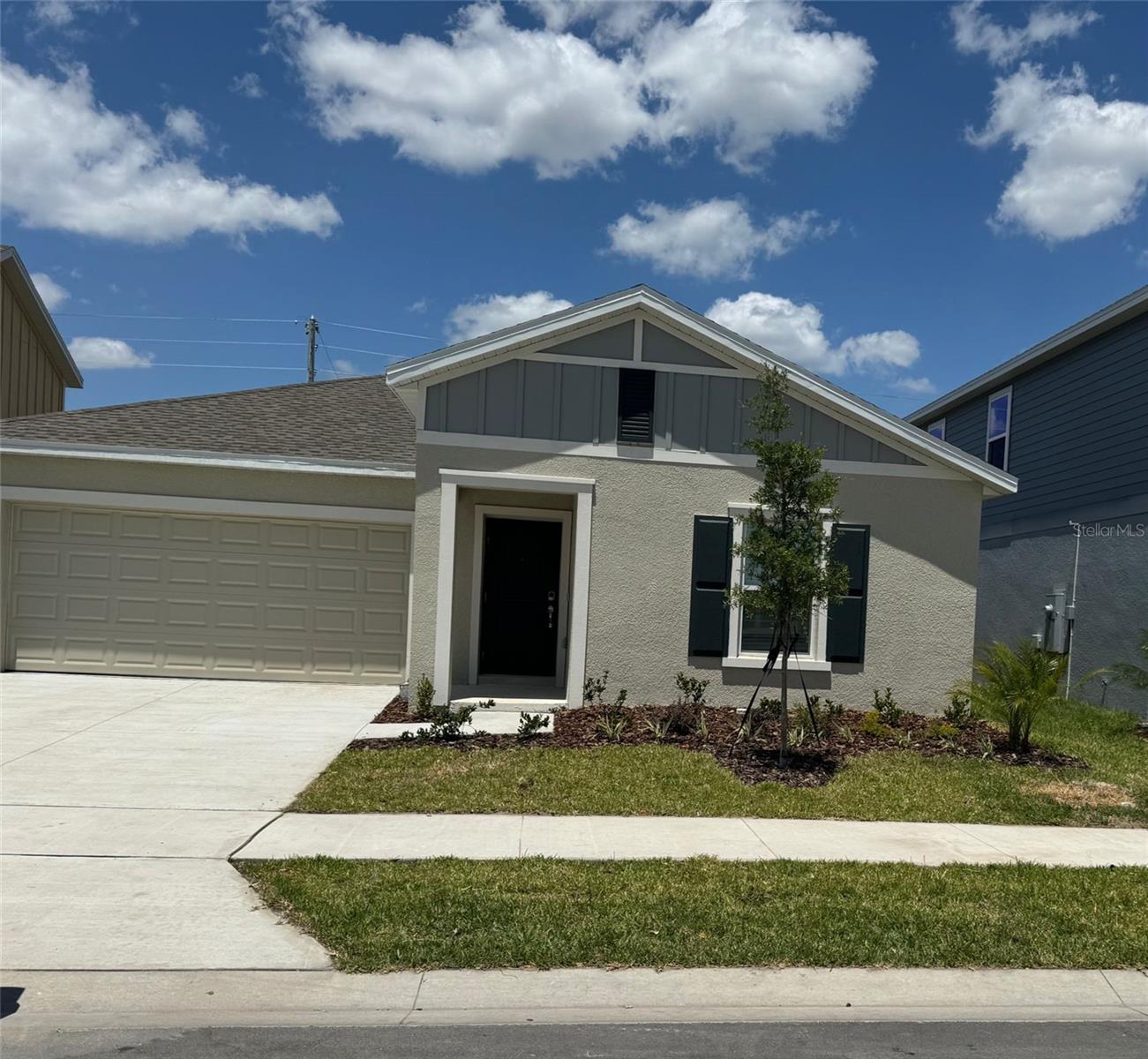 RANCHES/LK MCLEOD II - Residential Lease