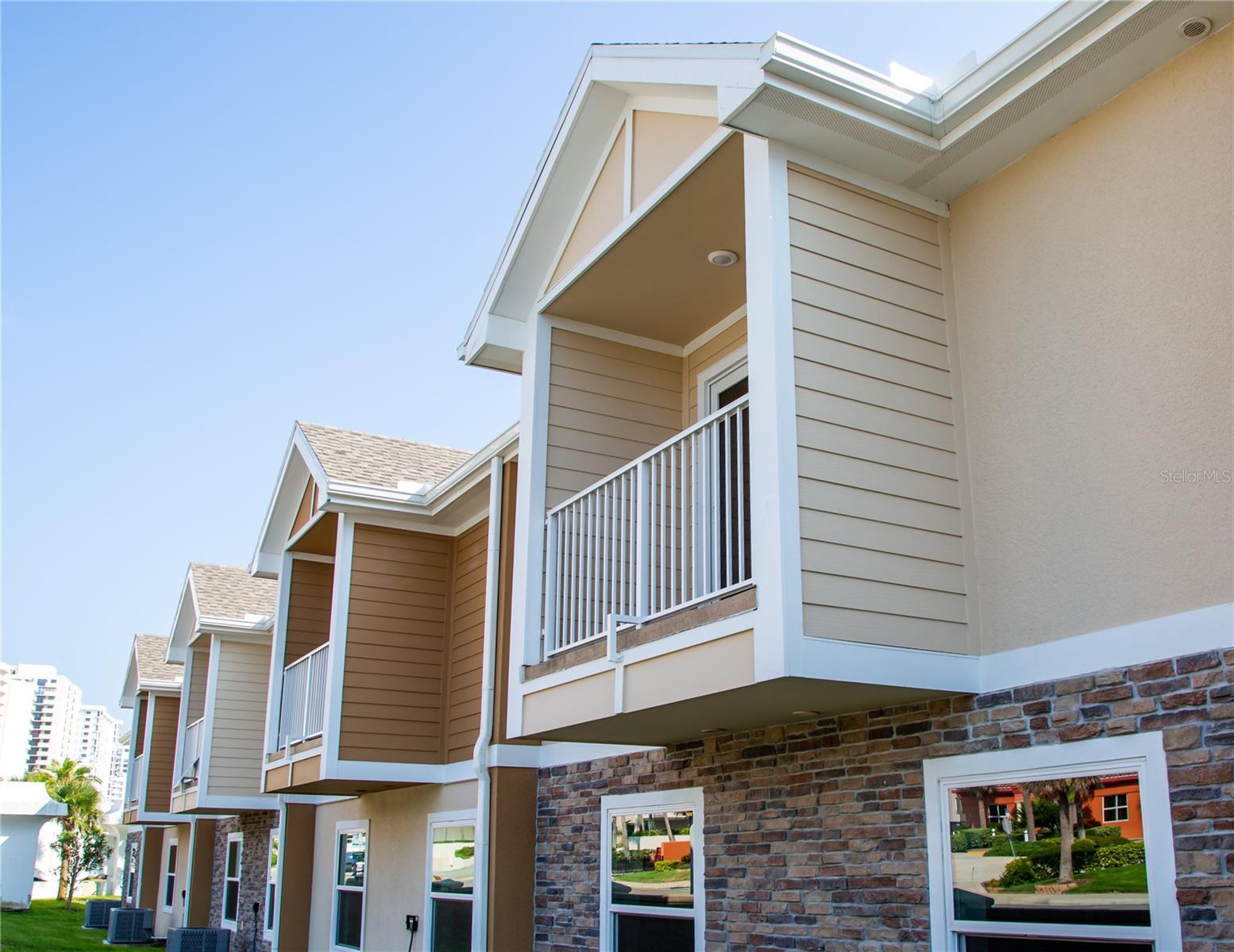 107 OCEANS CIRCLE