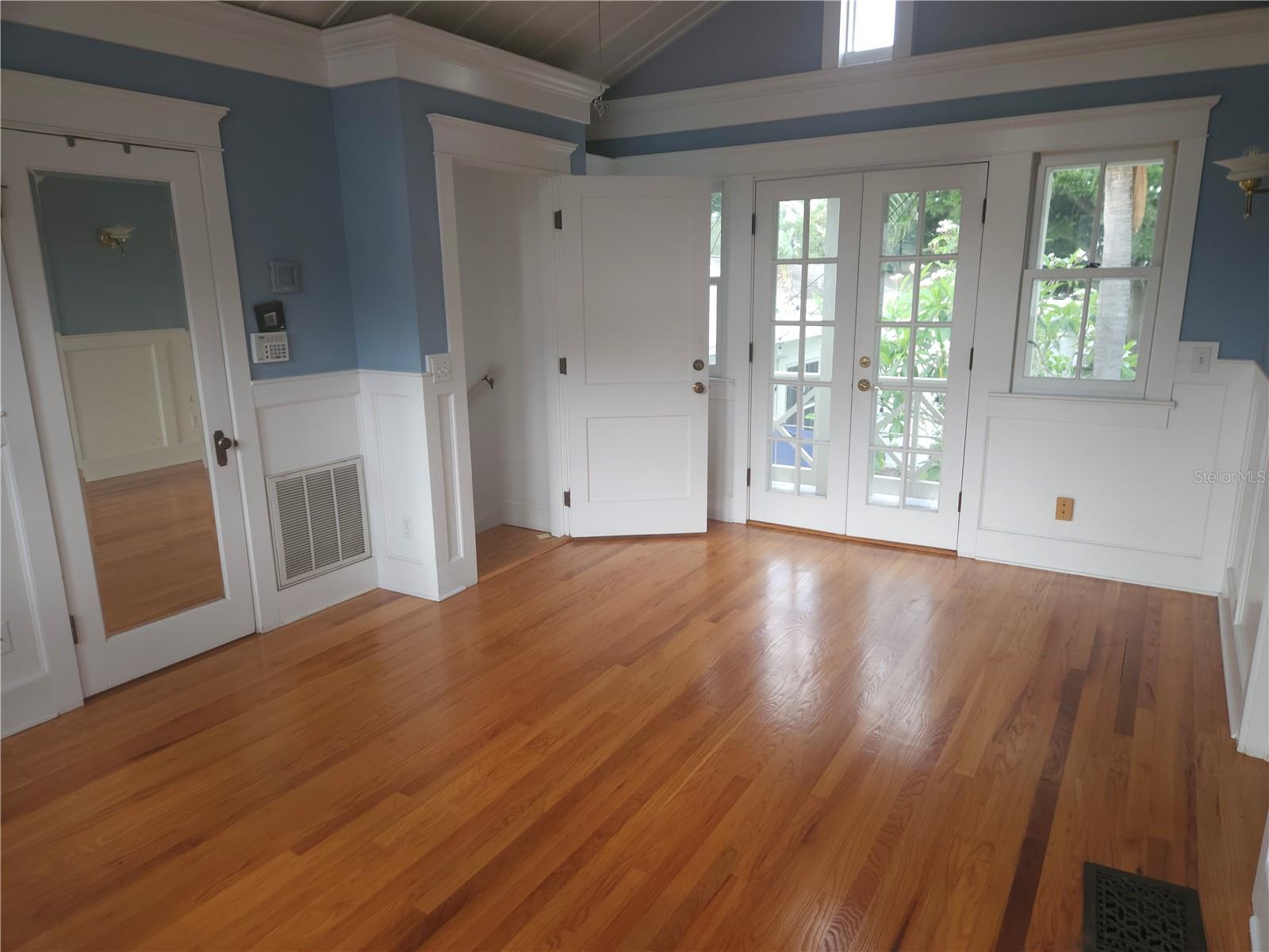 MARYLAND MANOR REV - Residential