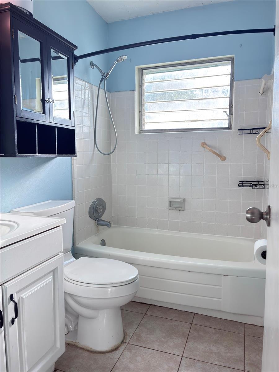 COUNTRY CLUB MANOR UNIT 3 - Residential