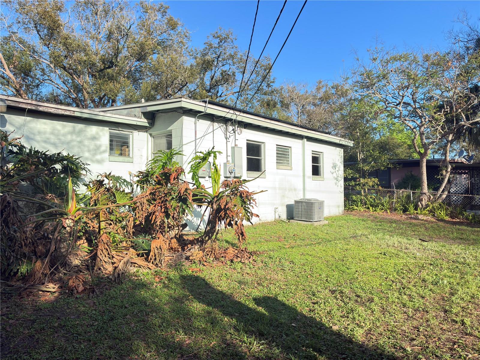 COUNTRY CLUB MANOR UNIT 3 - Residential