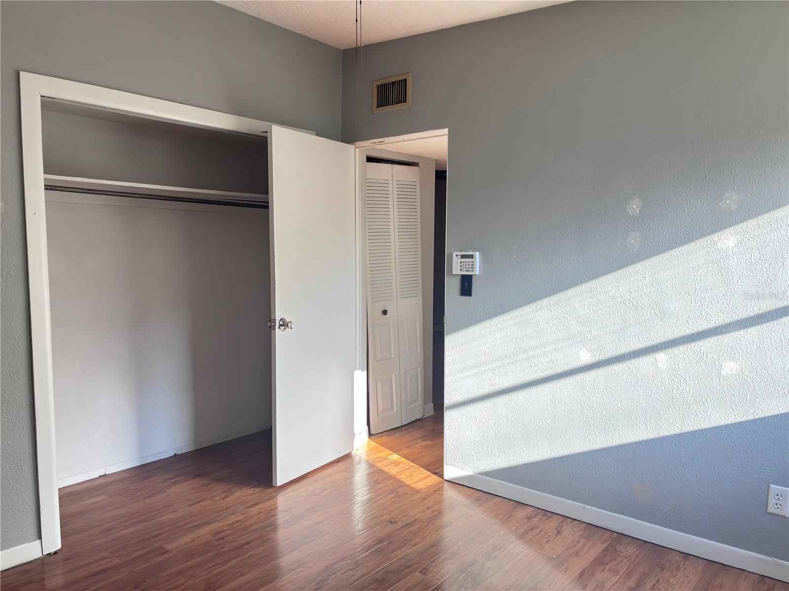 COUNTRY CLUB MANOR UNIT 3 - Residential