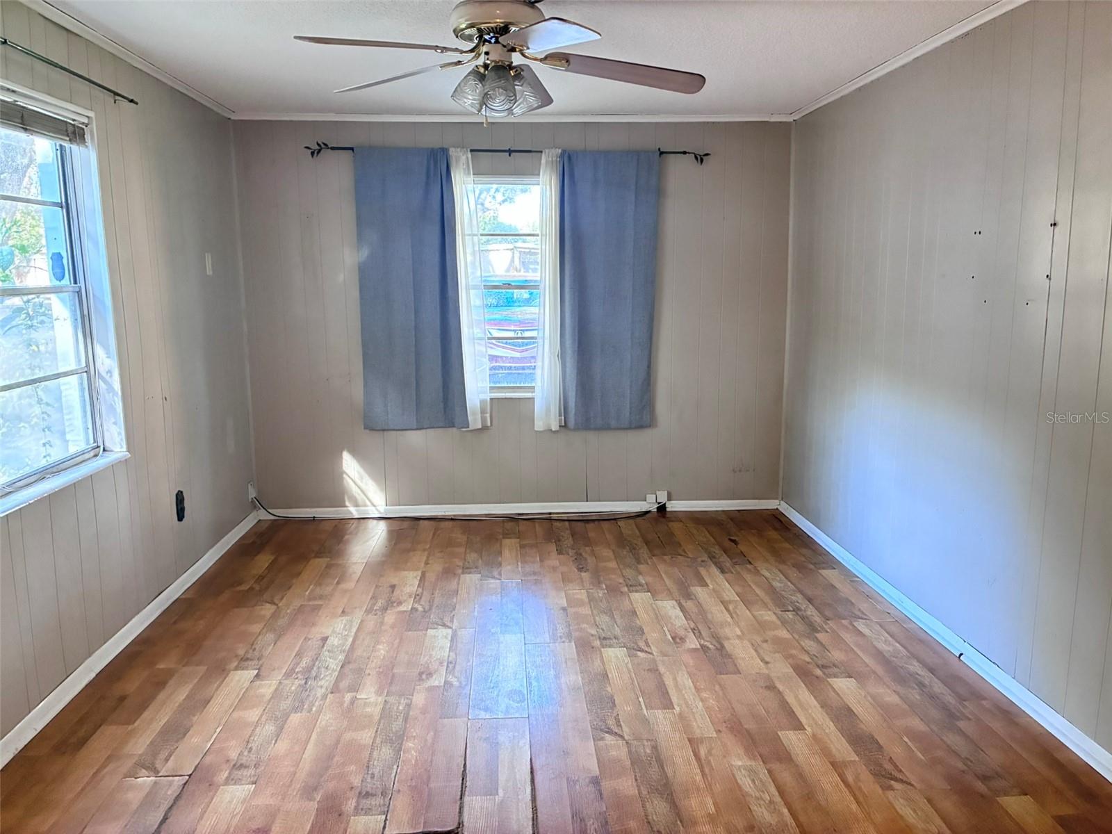 COUNTRY CLUB MANOR UNIT 3 - Residential