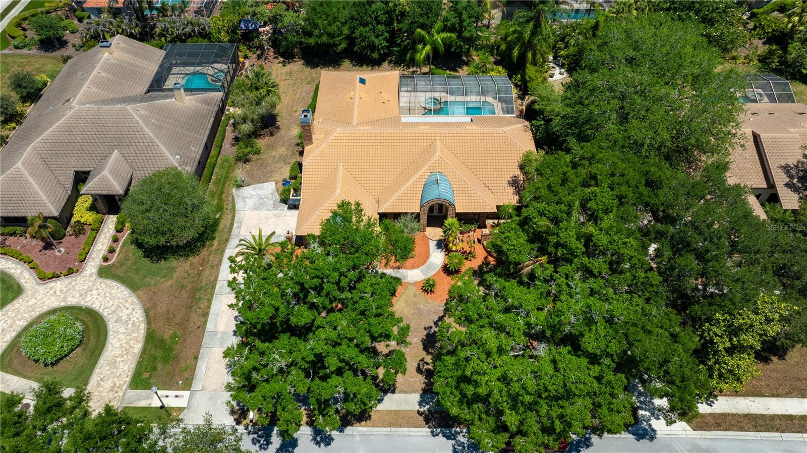 1611 HAMPTON LANE