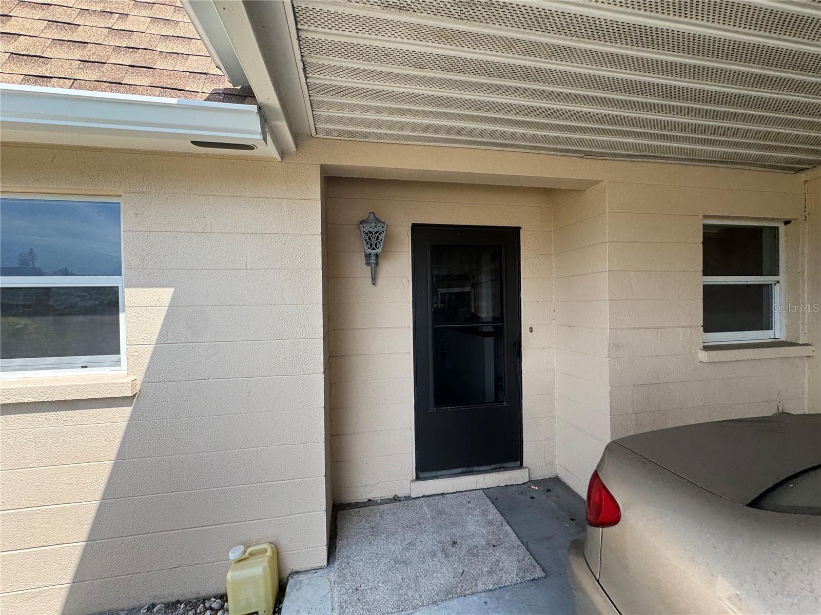 652 PARK CIRCLE
