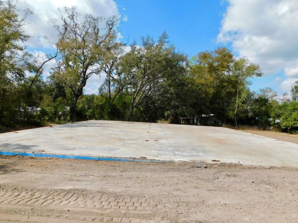 Photo of 10351 Us Highway 301, Dade City, FL 33525 (MLS # TB8481136)