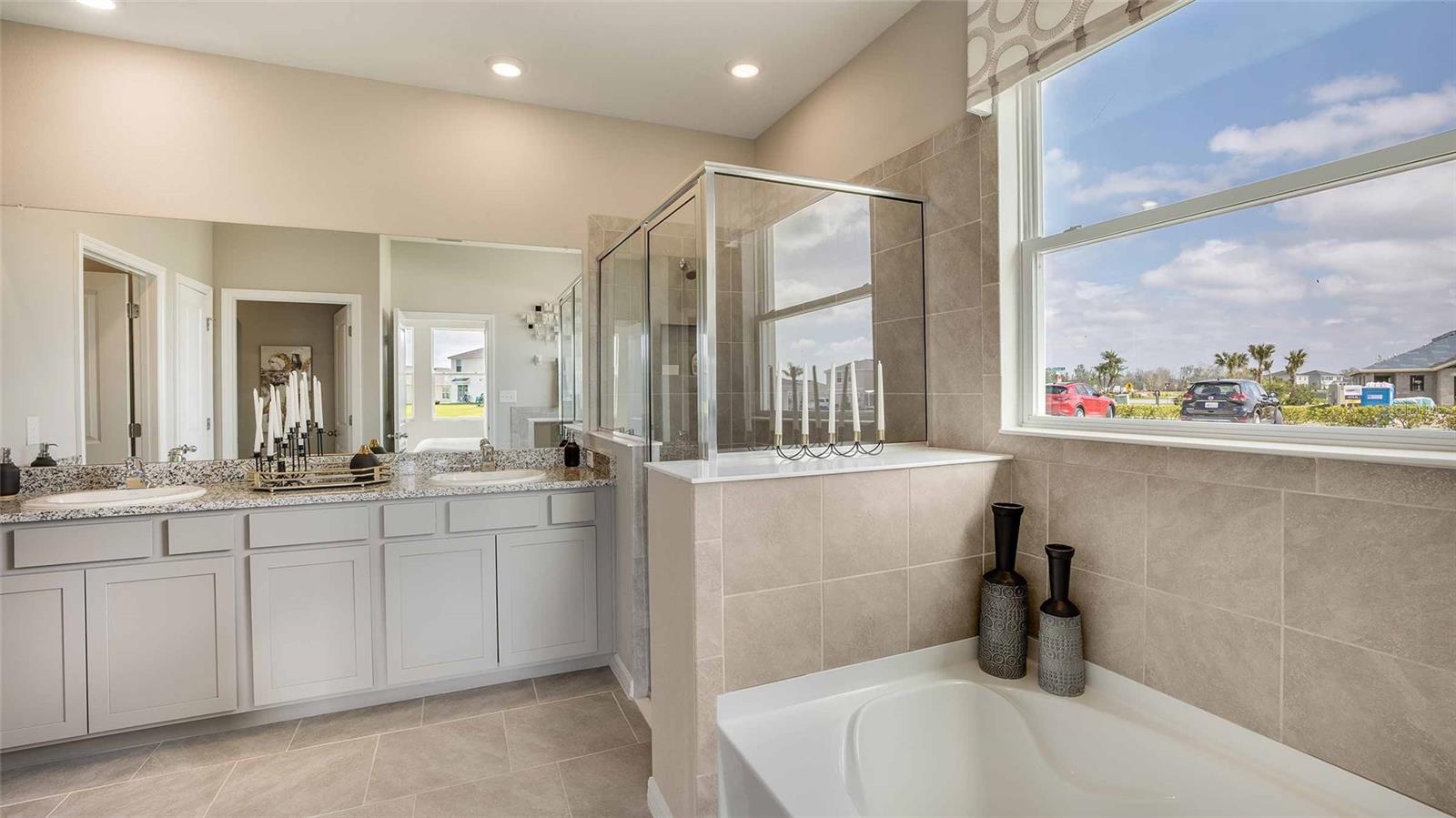 BELLA LAGO - Residential