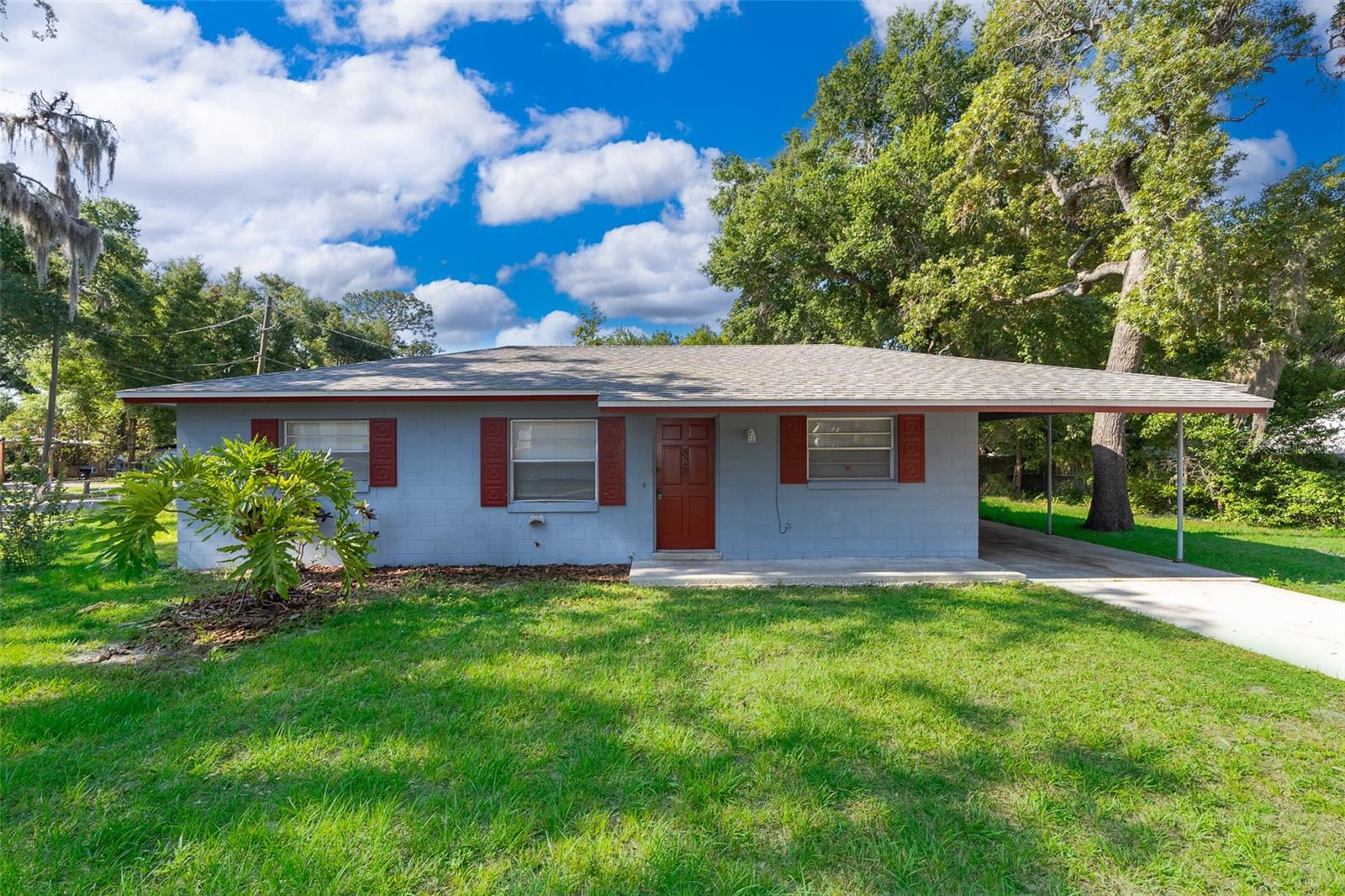 ALTAMONTE SPRINGS: 3 bed/1.5 bath home in great location! AVAILABLE AUGUST 15th! The Single family home offers 3 bedrooms, 1.5 bathrooms and a 1 car carport! Dining area and living room, new carpet in bedrooms, new interior paint. Vinyl plank flooring in living areas, newer washer and dryer and newer stainless-steel appliances. Pets Allowed. No HOA.
Conveniently located to major roads, shopping, dining and entertainment. Call today for your appointment to see this one!
EQUAL HOUSING OPPORTUNITY