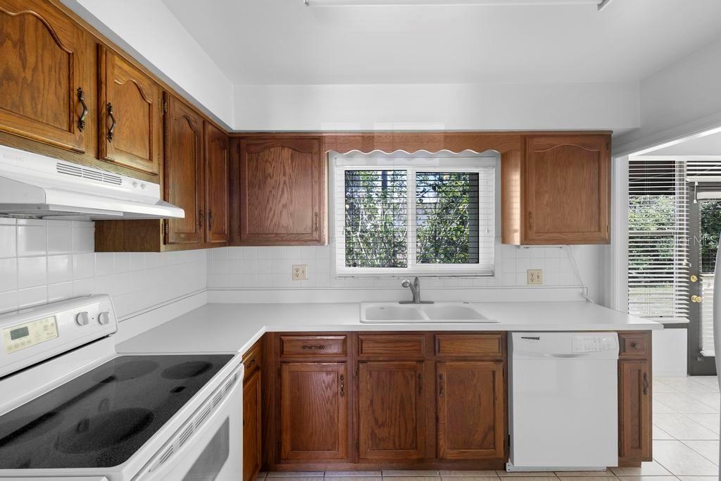 BREEZEWOOD VILLAGE CONDO PH 01-04 - Residential