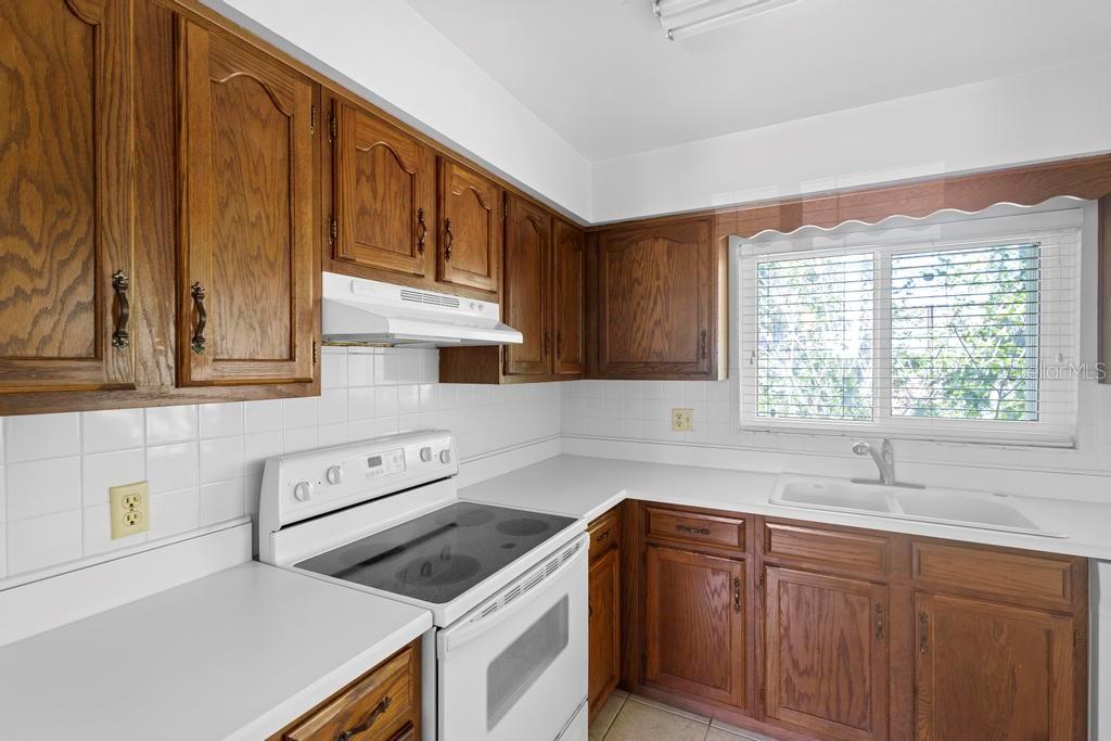 BREEZEWOOD VILLAGE CONDO PH 01-04 - Residential