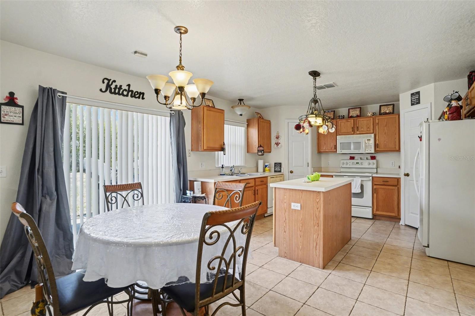 VALRICO HEIGHTS ESTATES - Residential