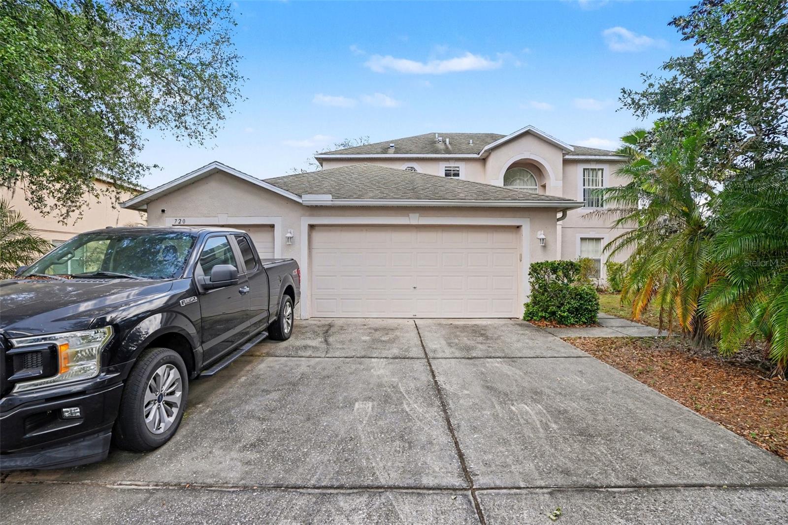 720 VALRICO HILLS LANE