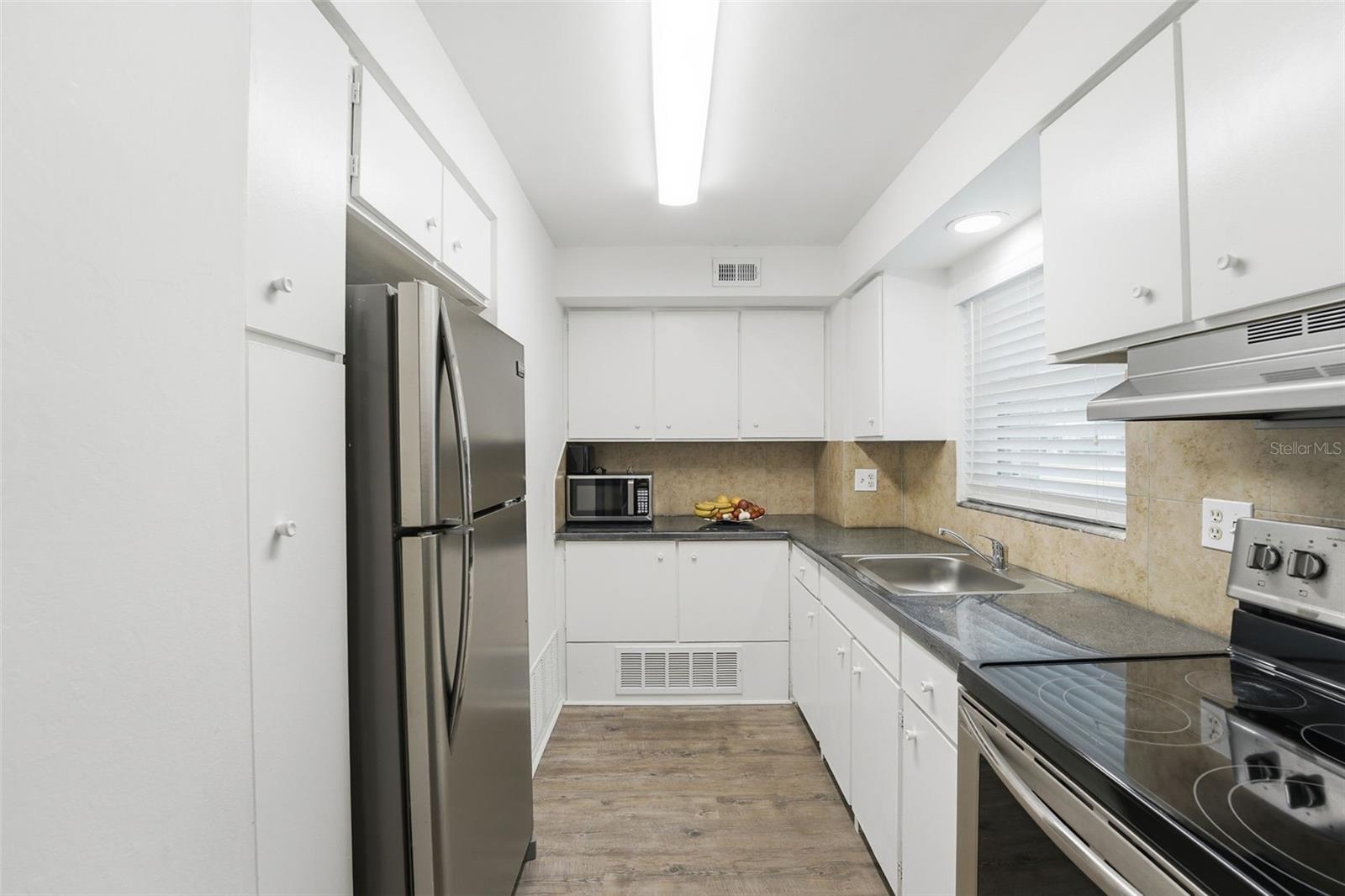 STRATHMORE VILLAGE GREEN - Residential