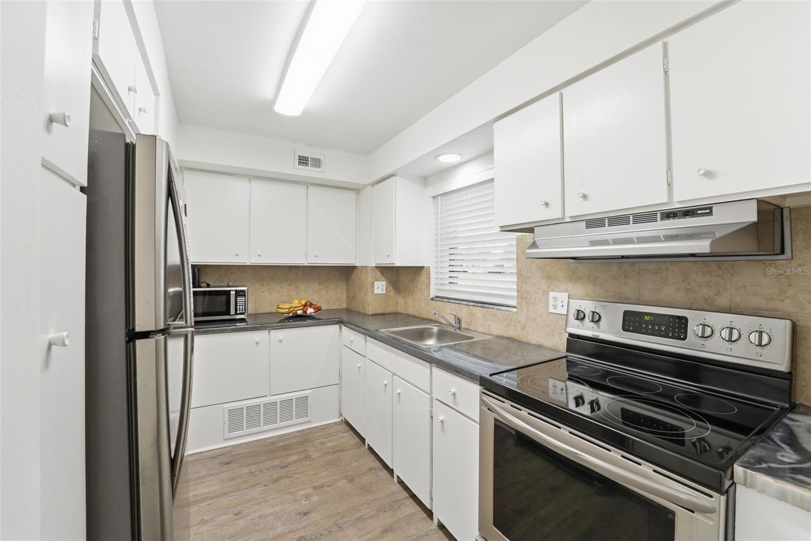 STRATHMORE VILLAGE GREEN - Residential