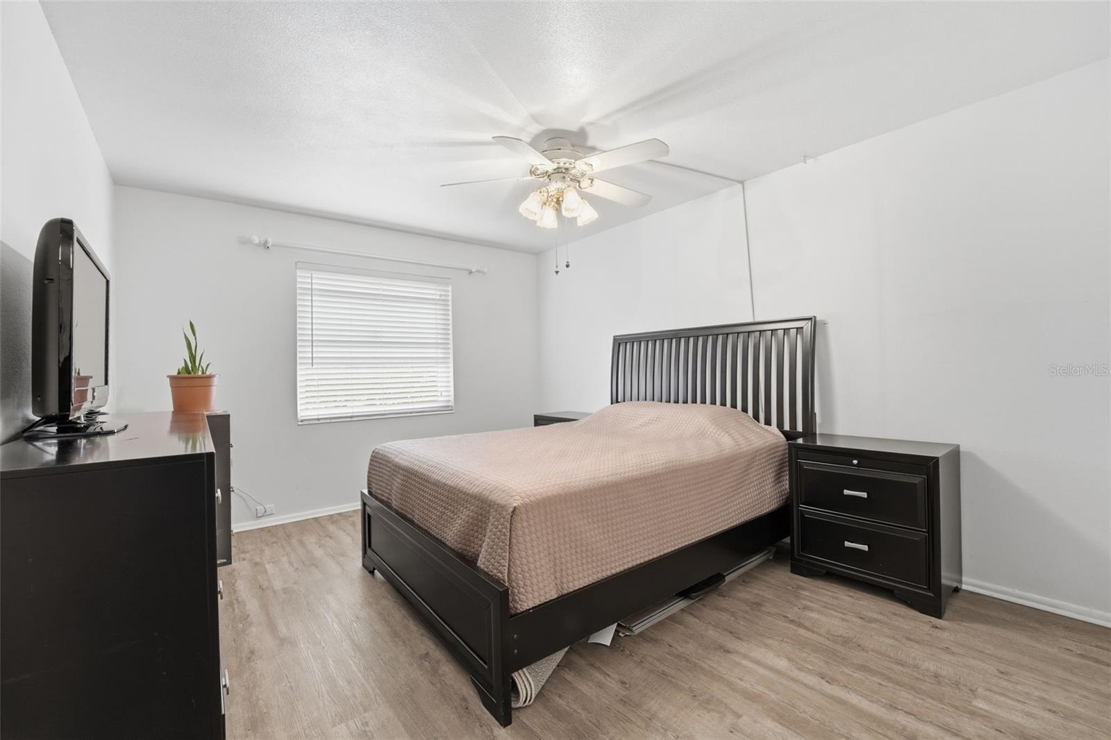 STRATHMORE VILLAGE GREEN - Residential