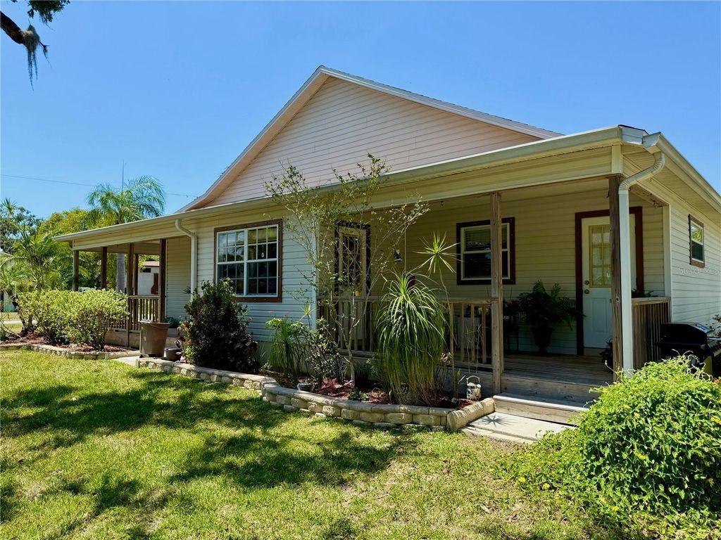 Photo of 3828 6th Avenue W, Palmetto, FL 34221 (MLS # A4653884)