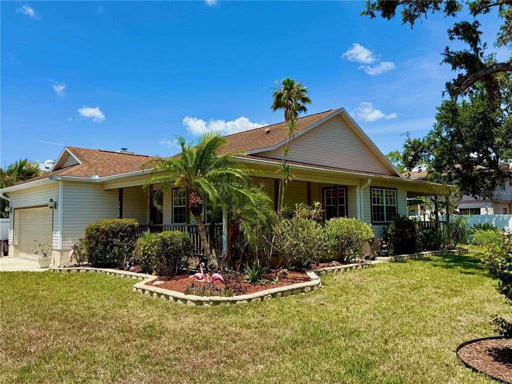 Photo of 3828 6th Avenue W, Palmetto, FL 34221 (MLS # A4653884)