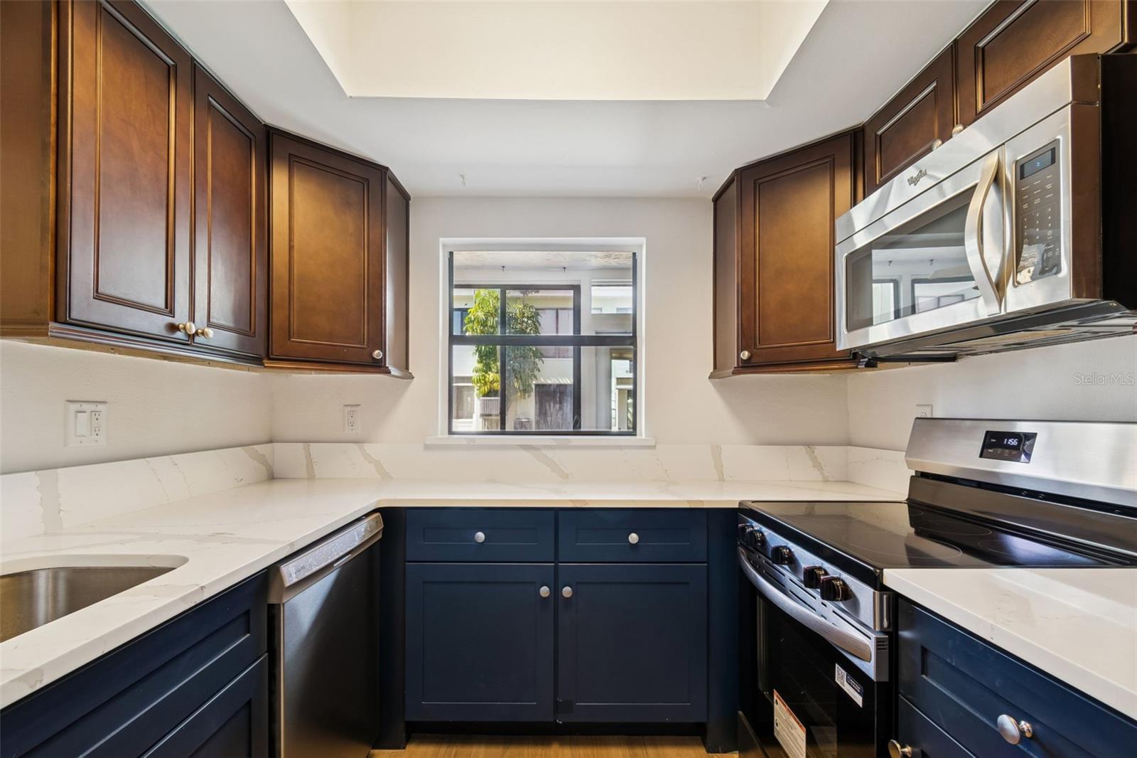 WINDRUSH COVE PH 1 CONDO - Residential