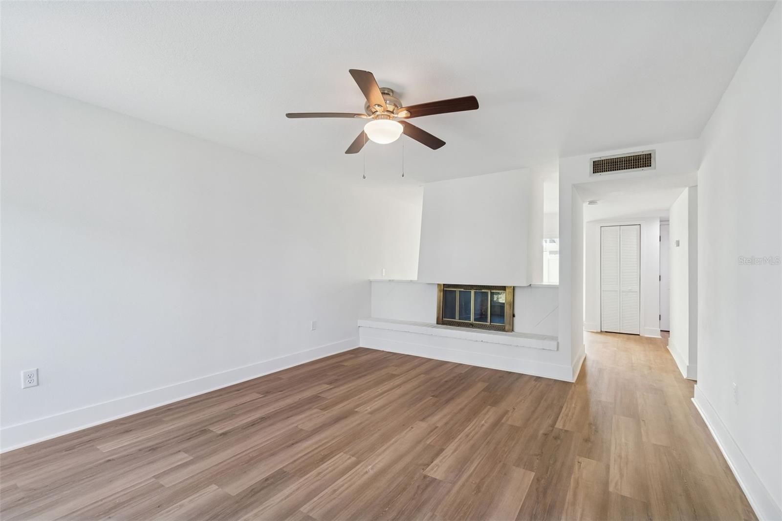 WINDRUSH COVE PH 1 CONDO - Residential