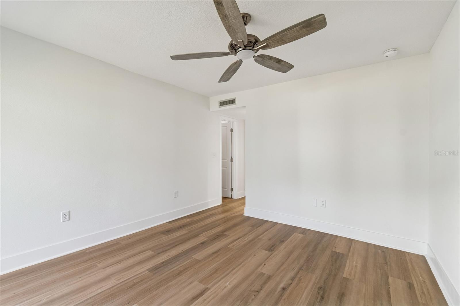 WINDRUSH COVE PH 1 CONDO - Residential