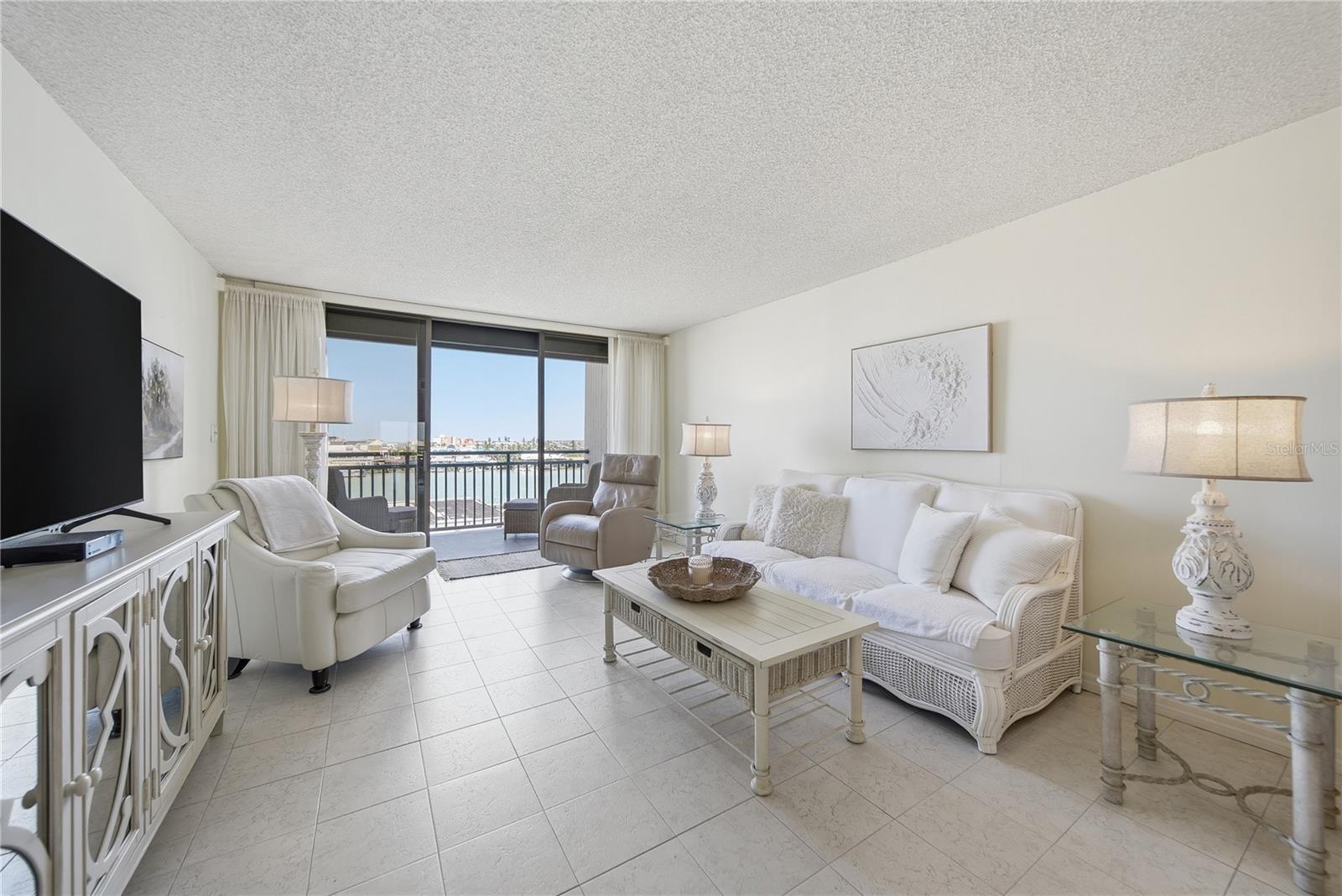 KEY CAPRI CONDO - Residential