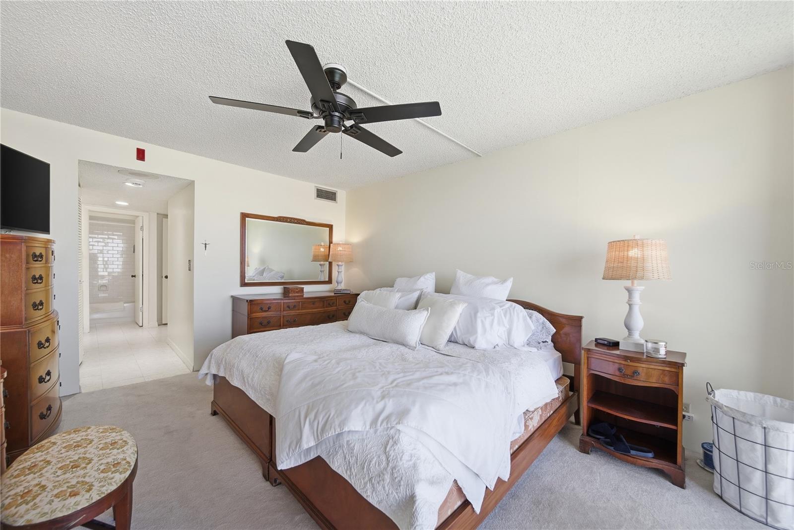 KEY CAPRI CONDO - Residential