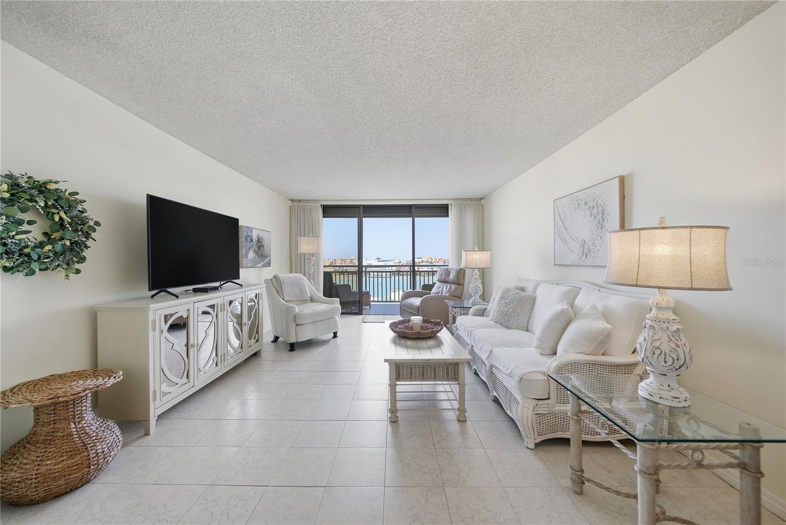 KEY CAPRI CONDO - Residential