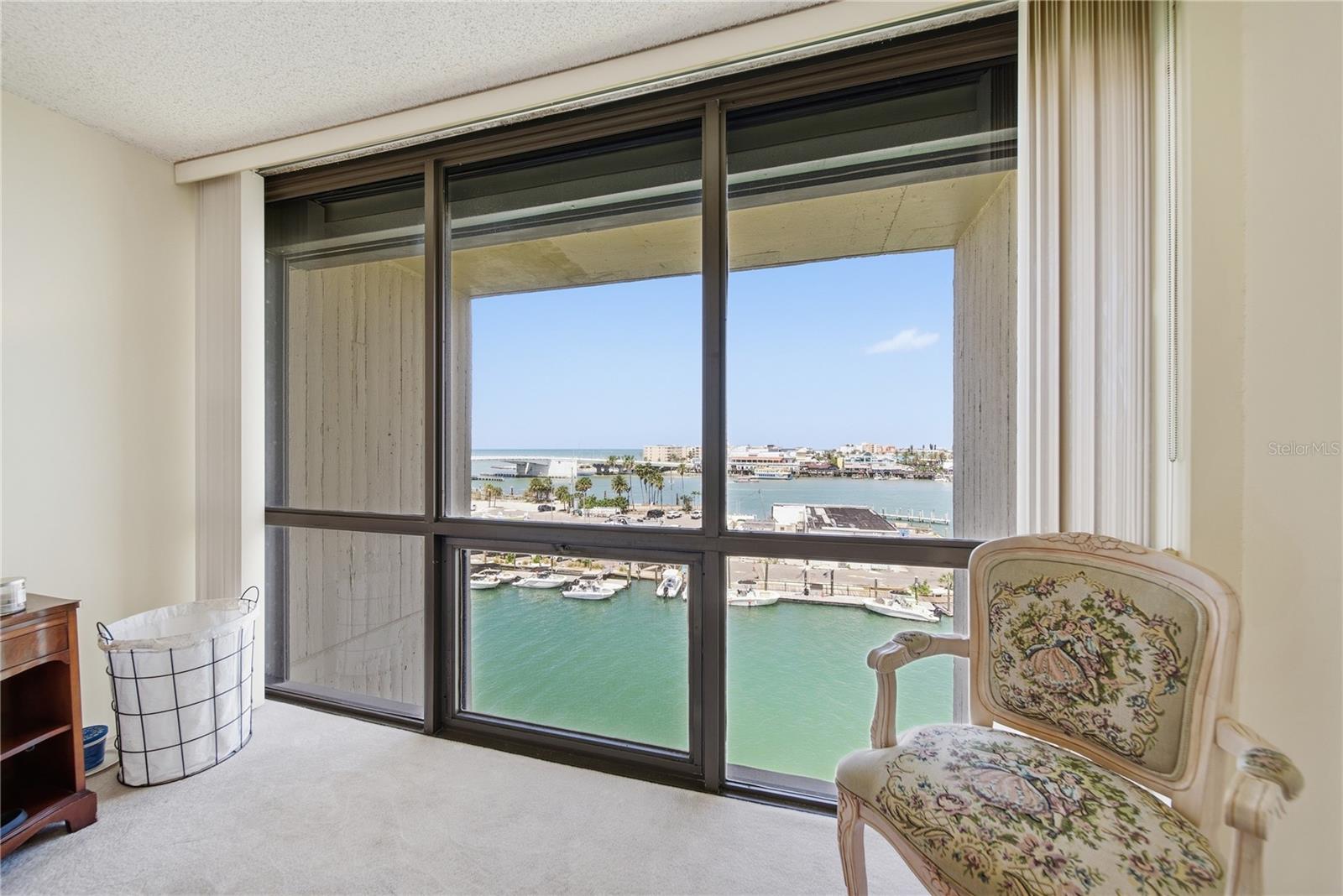 KEY CAPRI CONDO - Residential