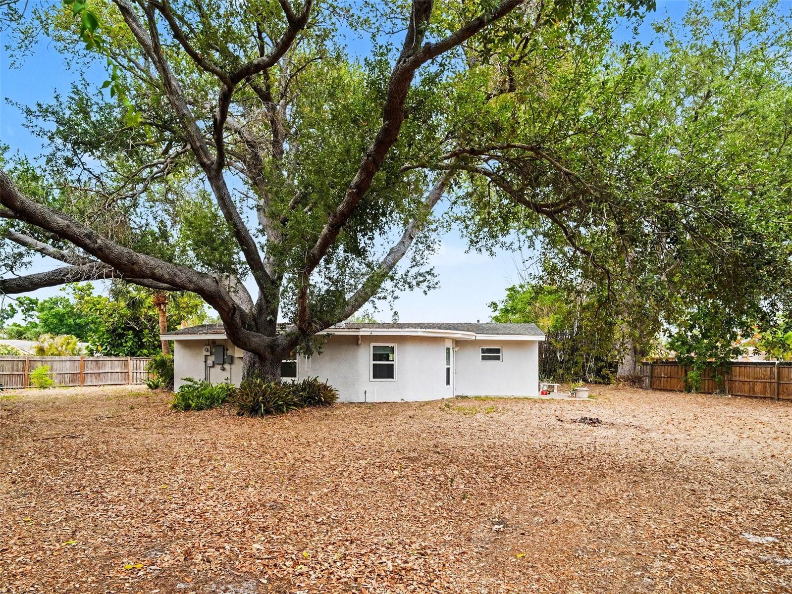 SOUTH GATE - Residential