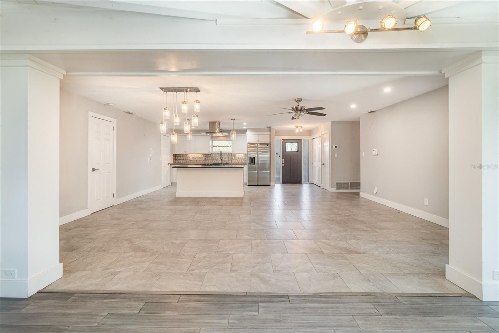 SOUTH GATE - Residential