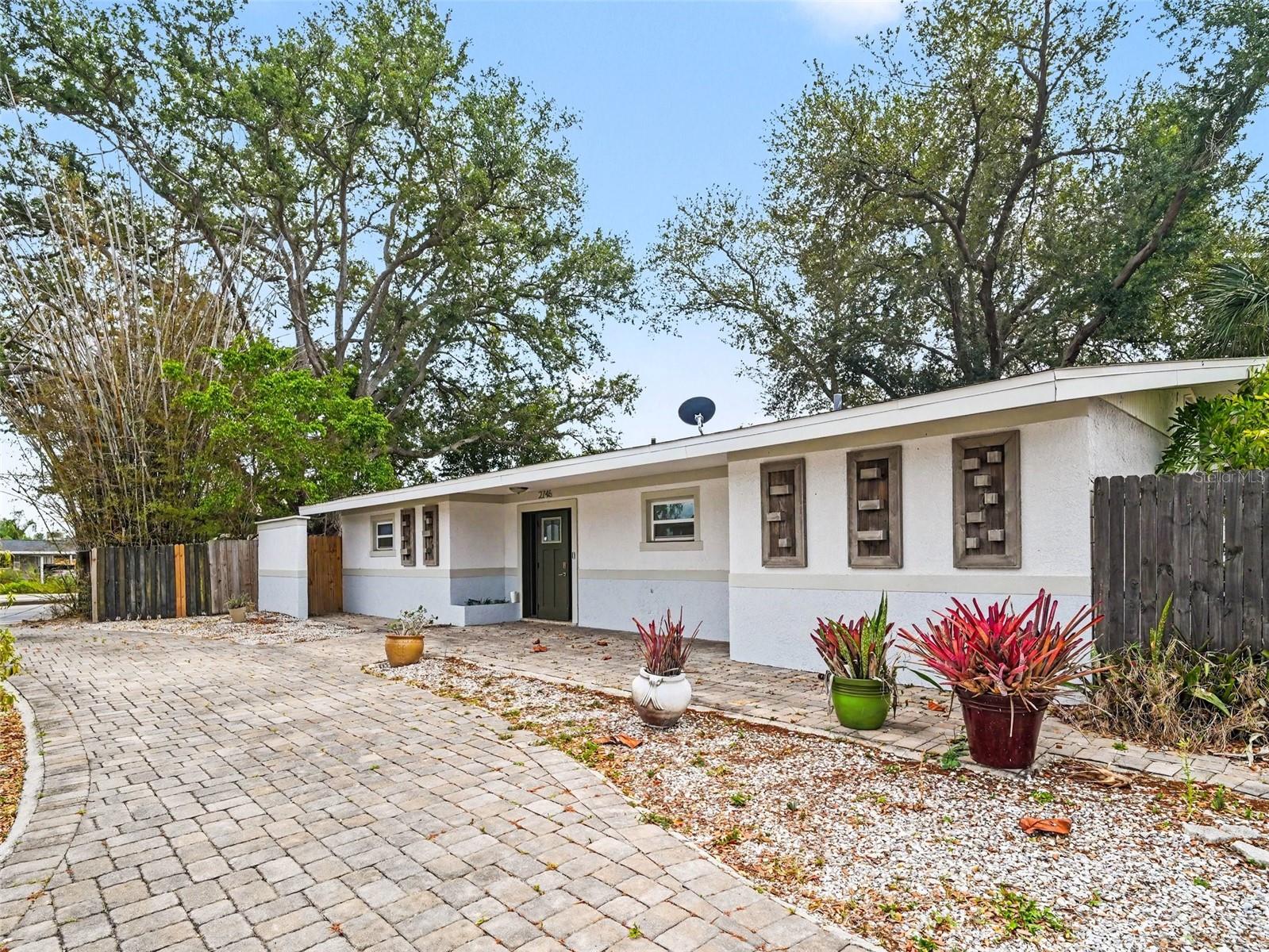 SOUTH GATE - Residential