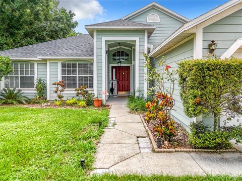 A home in EUSTIS